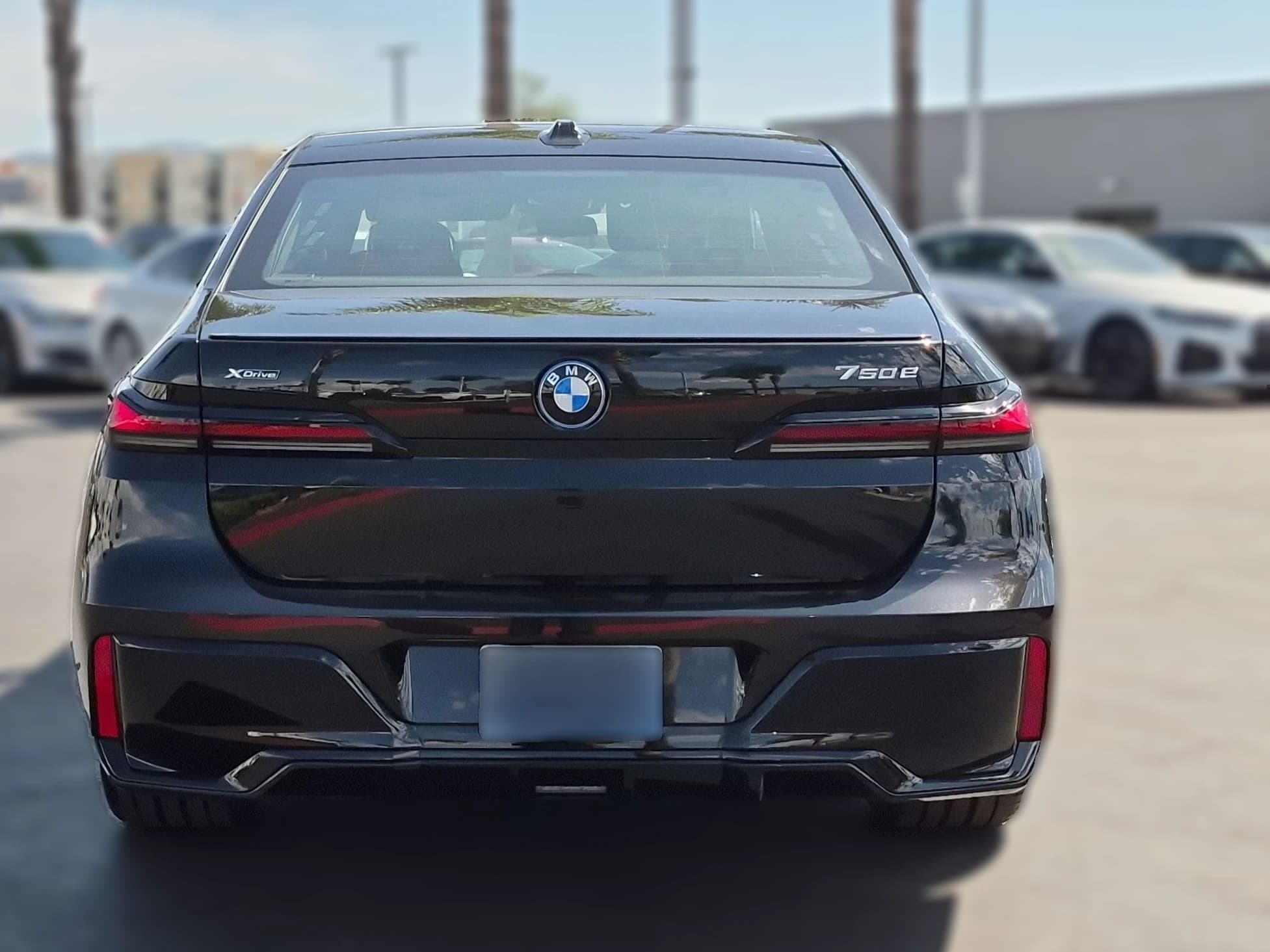 BMW 7 Series 750e xDrive Plug-In Hybrid 2026 — side view