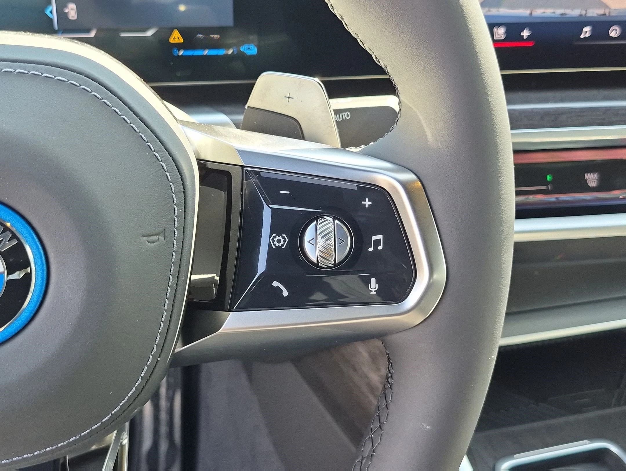 BMW 7 Series 750e xDrive Plug-In Hybrid 2026 — side view