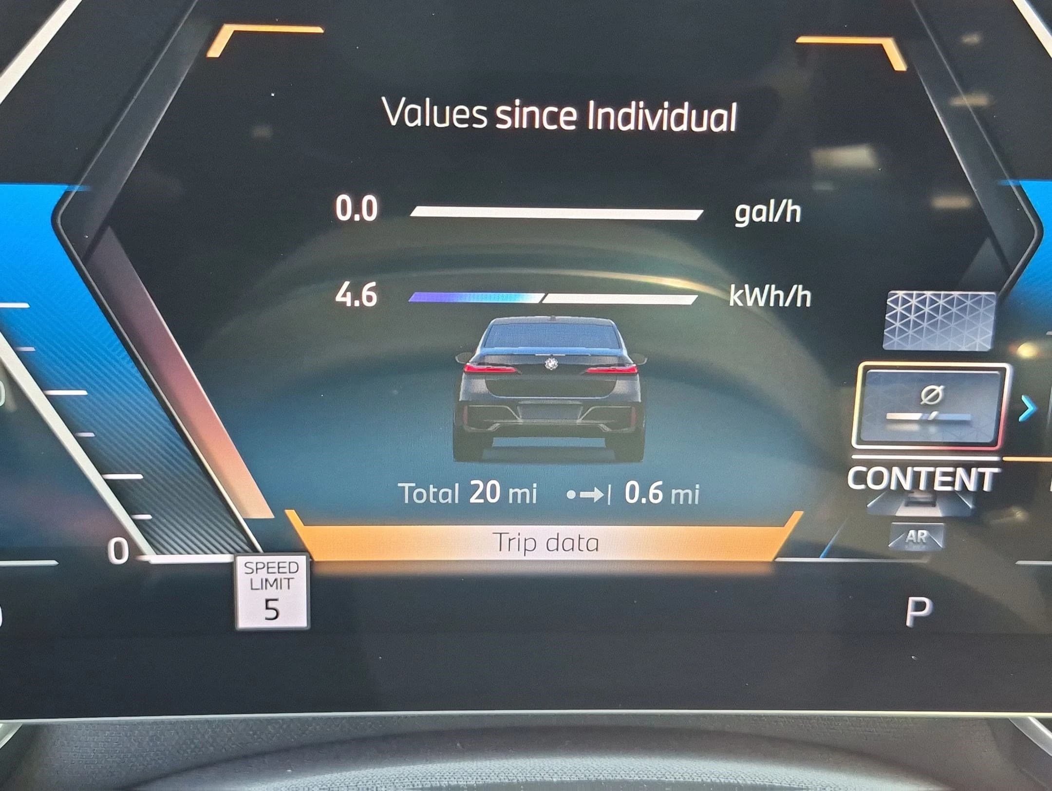 BMW 7 Series 750e xDrive Plug-In Hybrid 2026 — side view