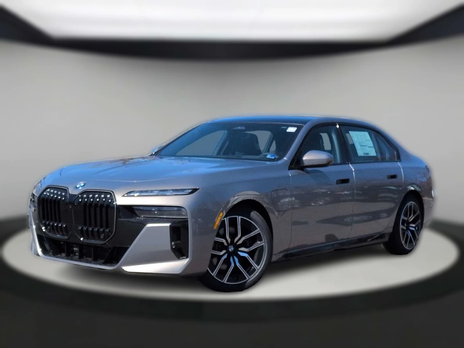 BMW 7 Series 750e xDrive Plug-In Hybrid 2026 — side view