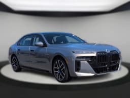 BMW 7 Series 750e xDrive Plug-In Hybrid 2026 — side view