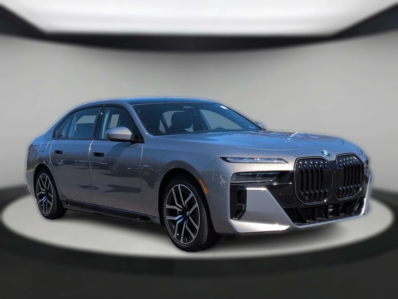 BMW 7 Series 750e xDrive Plug-In Hybrid 2026 — side view