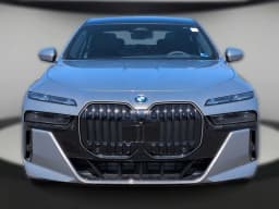 BMW 7 Series 750e xDrive Plug-In Hybrid 2026 — side view