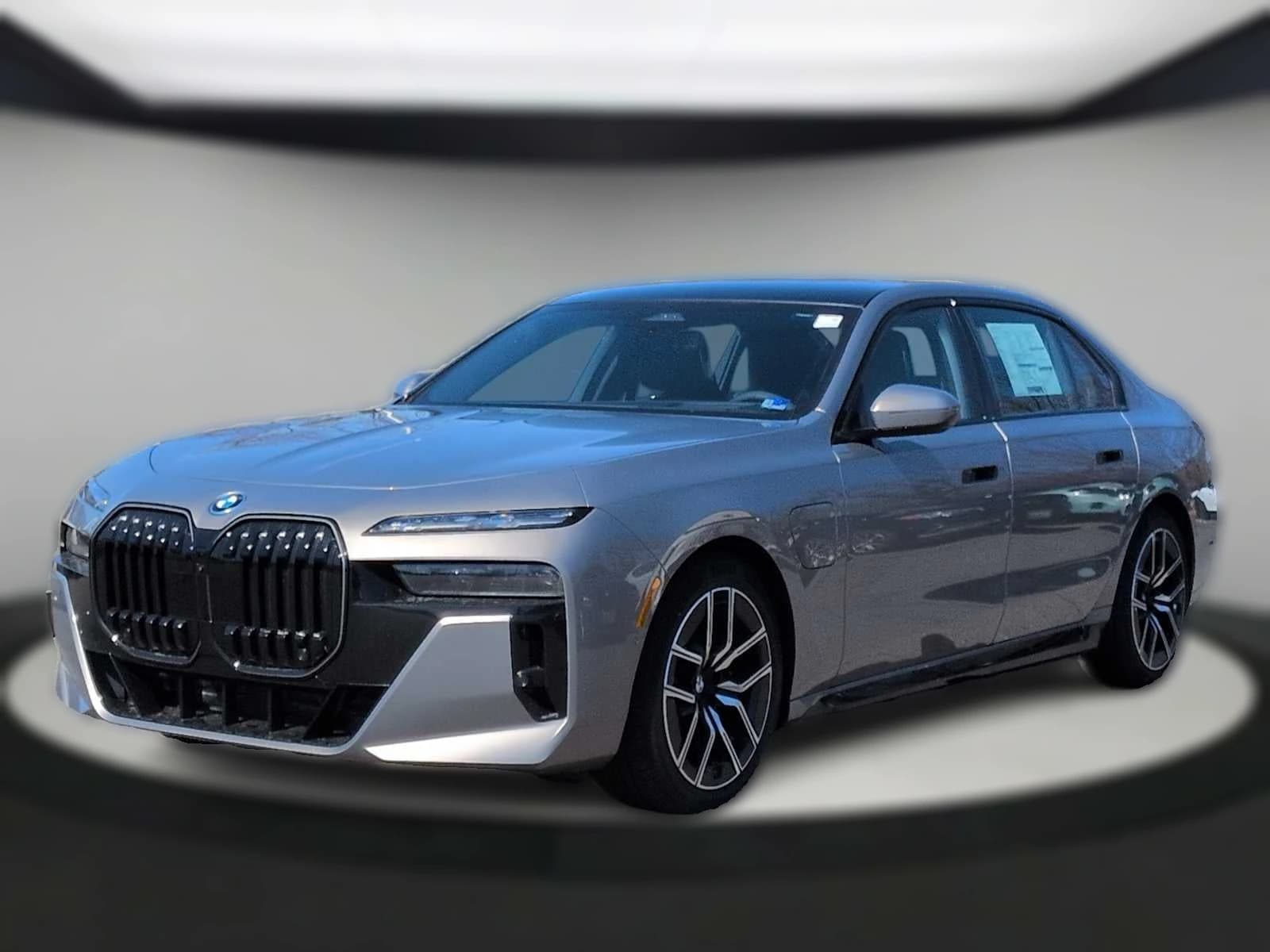BMW 7 Series 750e xDrive Plug-In Hybrid 2026 — side view