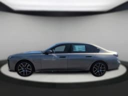 BMW 7 Series 750e xDrive Plug-In Hybrid 2026 — side view