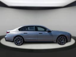 BMW 7 Series 750e xDrive Plug-In Hybrid 2026 — side view