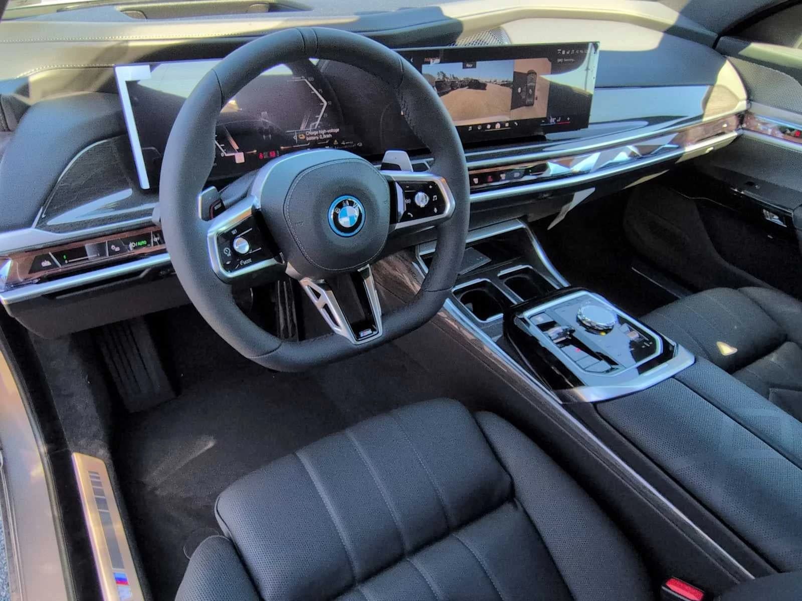 BMW 7 Series 750e xDrive Plug-In Hybrid 2026 — side view