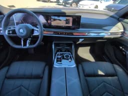 BMW 7 Series 750e xDrive Plug-In Hybrid 2026 — side view