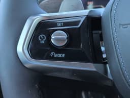 BMW 7 Series 750e xDrive Plug-In Hybrid 2026 — side view