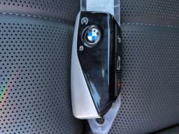 BMW 7 Series 750e xDrive Plug-In Hybrid 2026 — side view