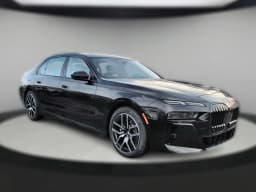 BMW 7 Series 750e xDrive Plug-In Hybrid 2026 — side view