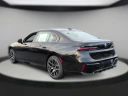BMW 7 Series 750e xDrive Plug-In Hybrid 2026 — side view