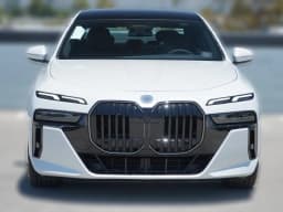 BMW 7 Series 750e xDrive Plug-In Hybrid 2026 — side view