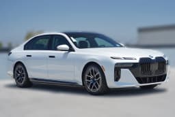 BMW 7 Series 750e xDrive Plug-In Hybrid 2026 — side view