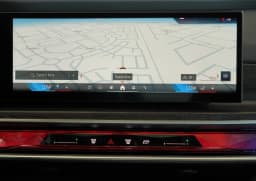 BMW 7 Series 750e xDrive Plug-In Hybrid 2026 — side view