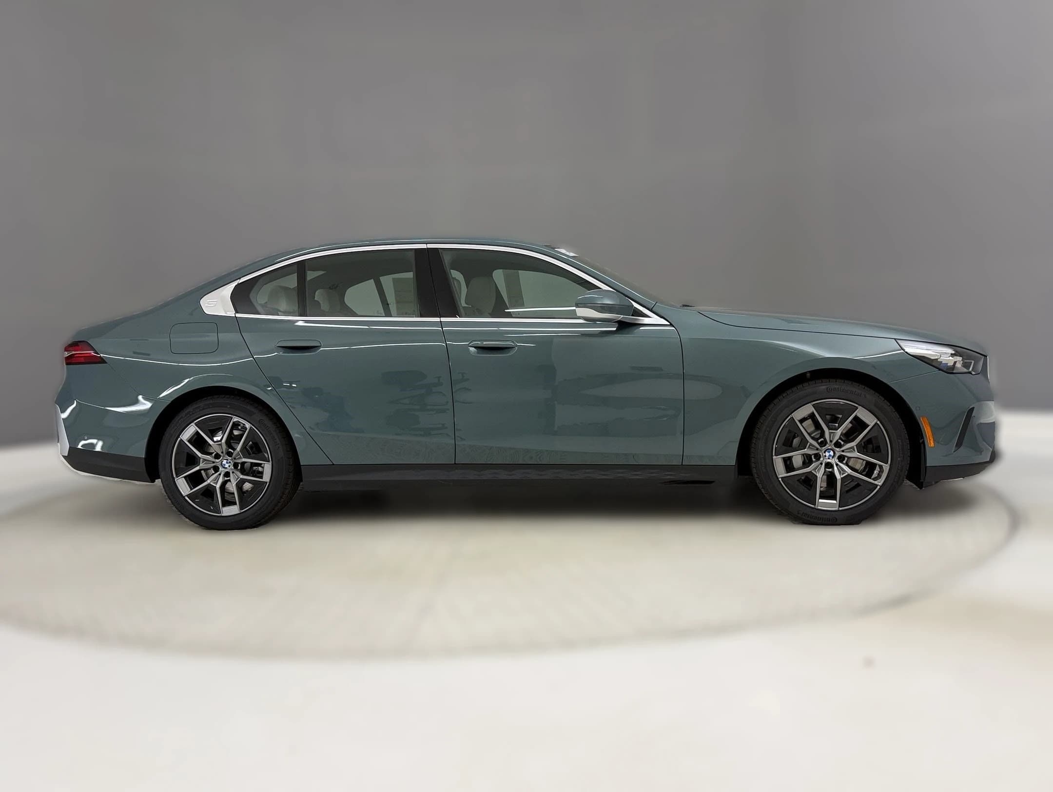 BMW 5 Series 530i Sedan 2027 — side view