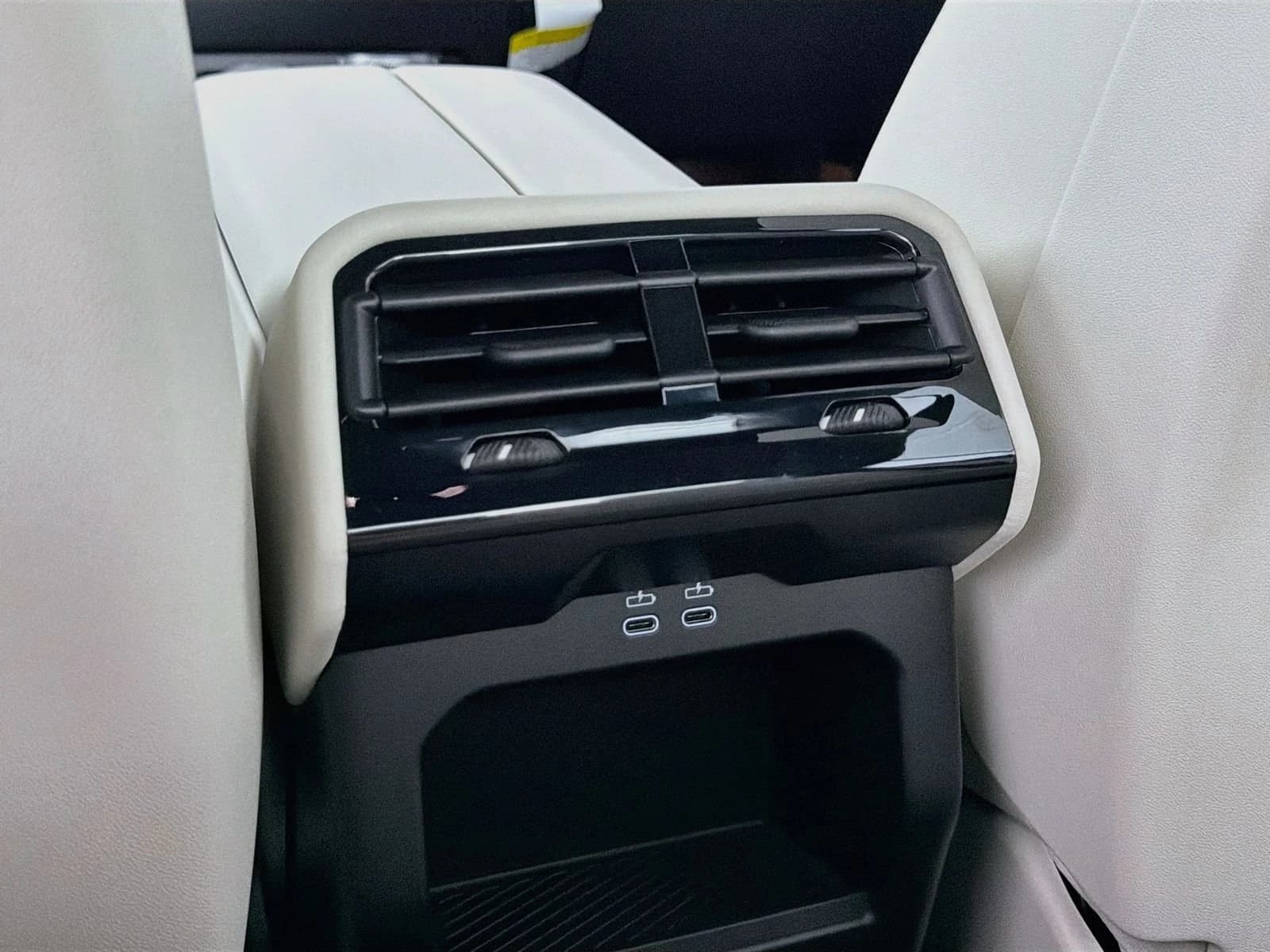 BMW 5 Series 530i Sedan 2027 — side view