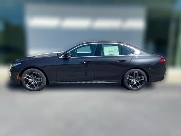 BMW 5 Series 530i xDrive Sedan 2027 — side view