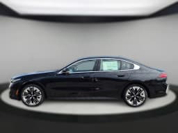 BMW 5 Series 530i xDrive Sedan 2027 — side view