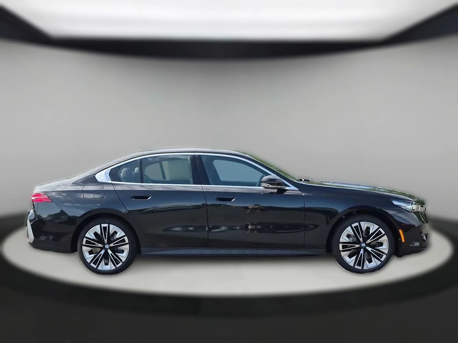 BMW 5 Series 530i xDrive Sedan 2027 — side view