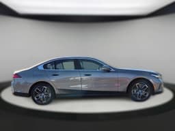 BMW 5 Series 530i xDrive Sedan 2027 — side view