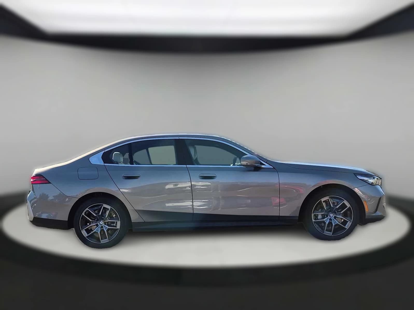BMW 5 Series 530i xDrive Sedan 2027 — side view