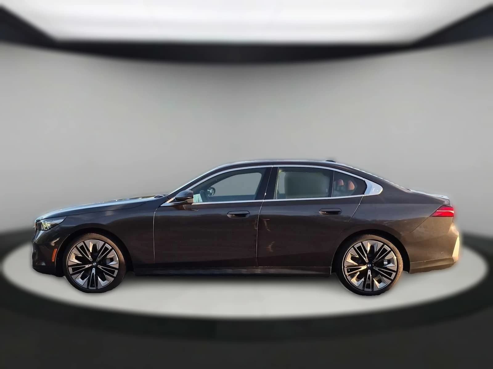 BMW 5 Series 530i xDrive Sedan 2027 — side view