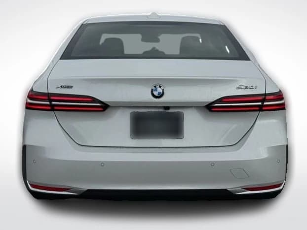 BMW 5 Series 530i xDrive Sedan 2026 — side view