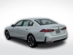 BMW 5 Series 530i xDrive Sedan 2026 — side view