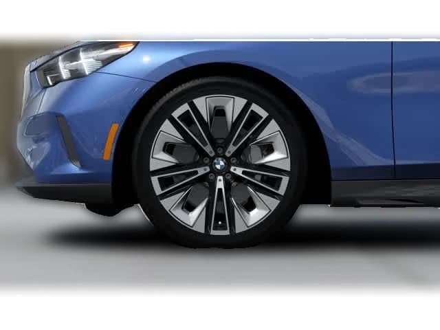 BMW 5 Series 530i xDrive Sedan 2026 — side view