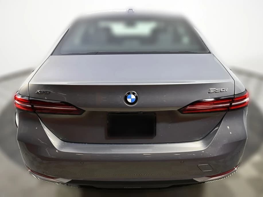 BMW 5 Series 530i xDrive Sedan 2026 — side view