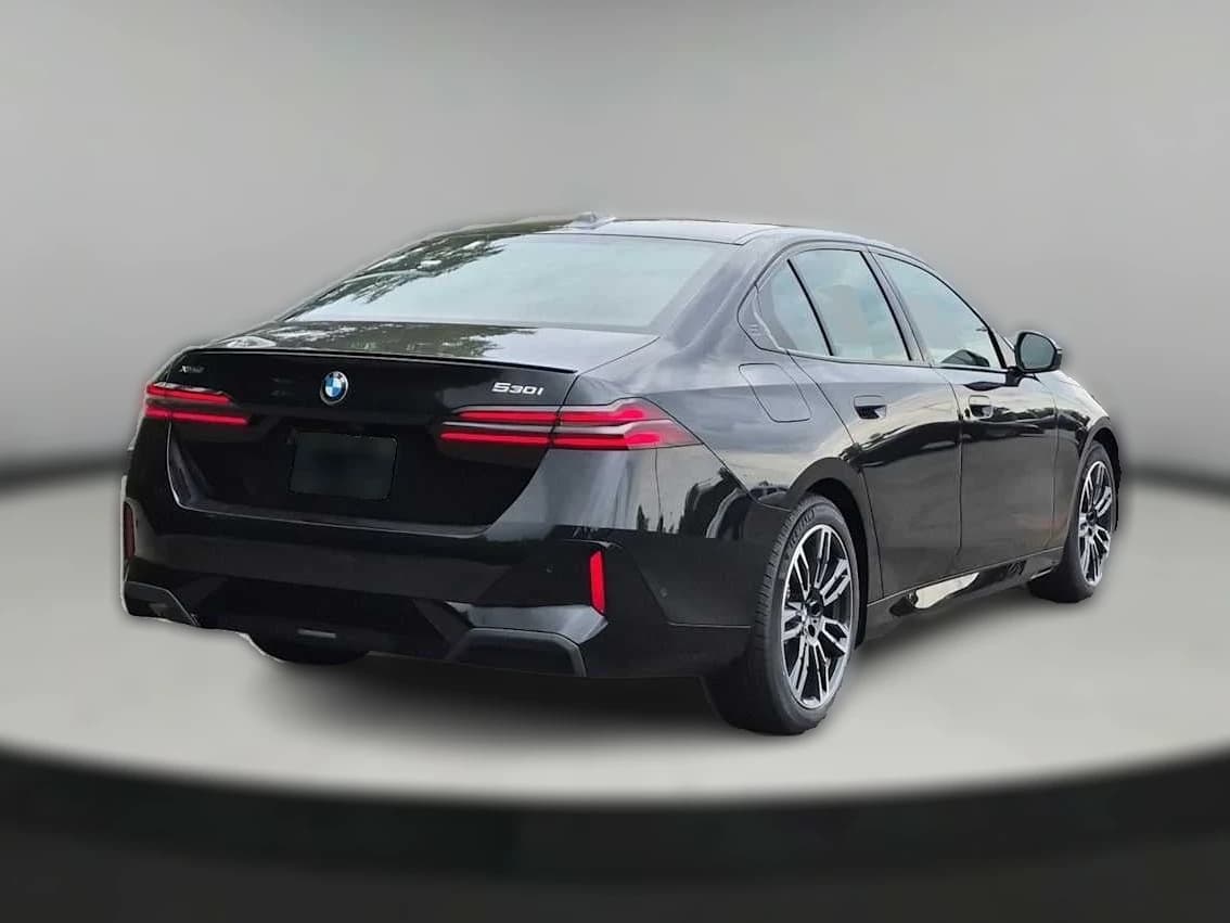 BMW 5 Series 530i xDrive Sedan 2027 — side view