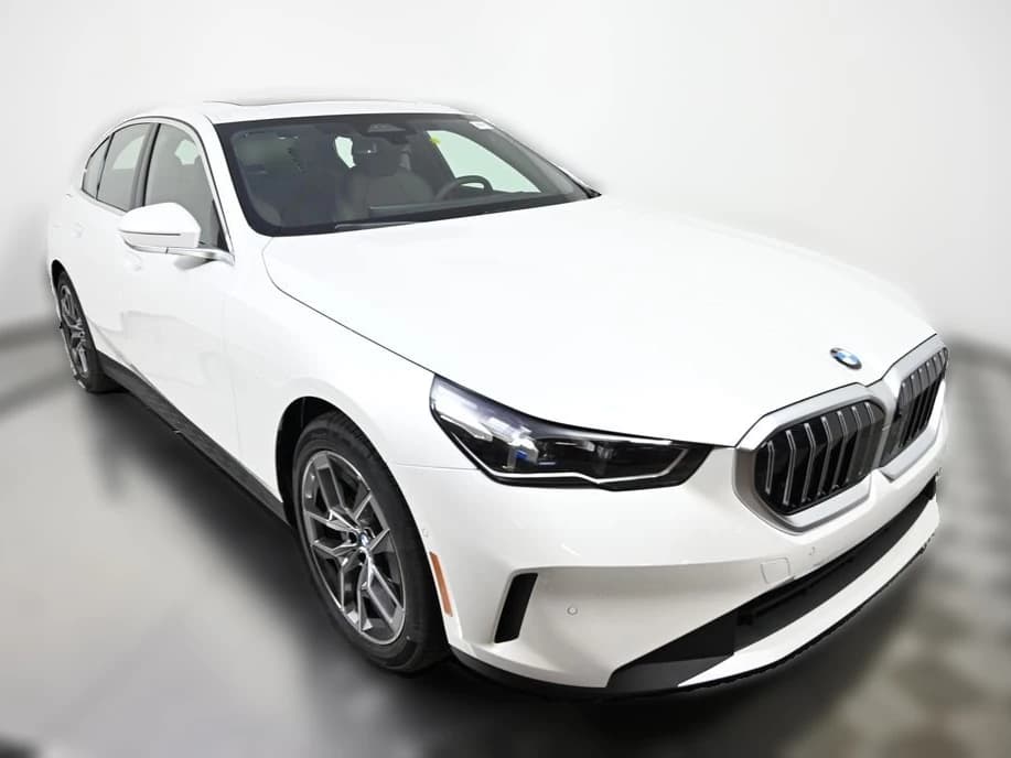 BMW 5 Series 530i xDrive Sedan 2026 — side view