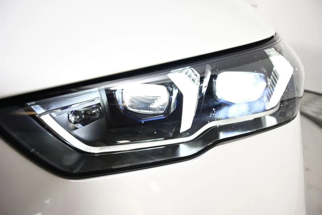 BMW 5 Series 530i xDrive Sedan 2026 — side view