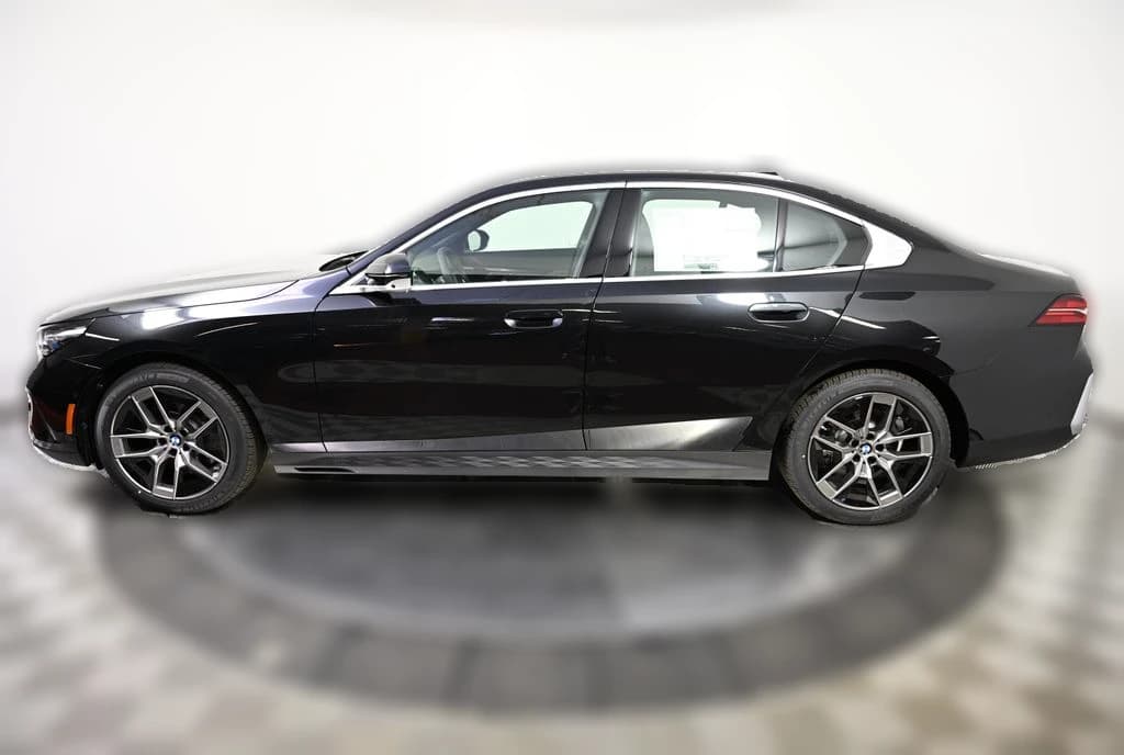 BMW 5 Series 530i xDrive Sedan 2027 — side view