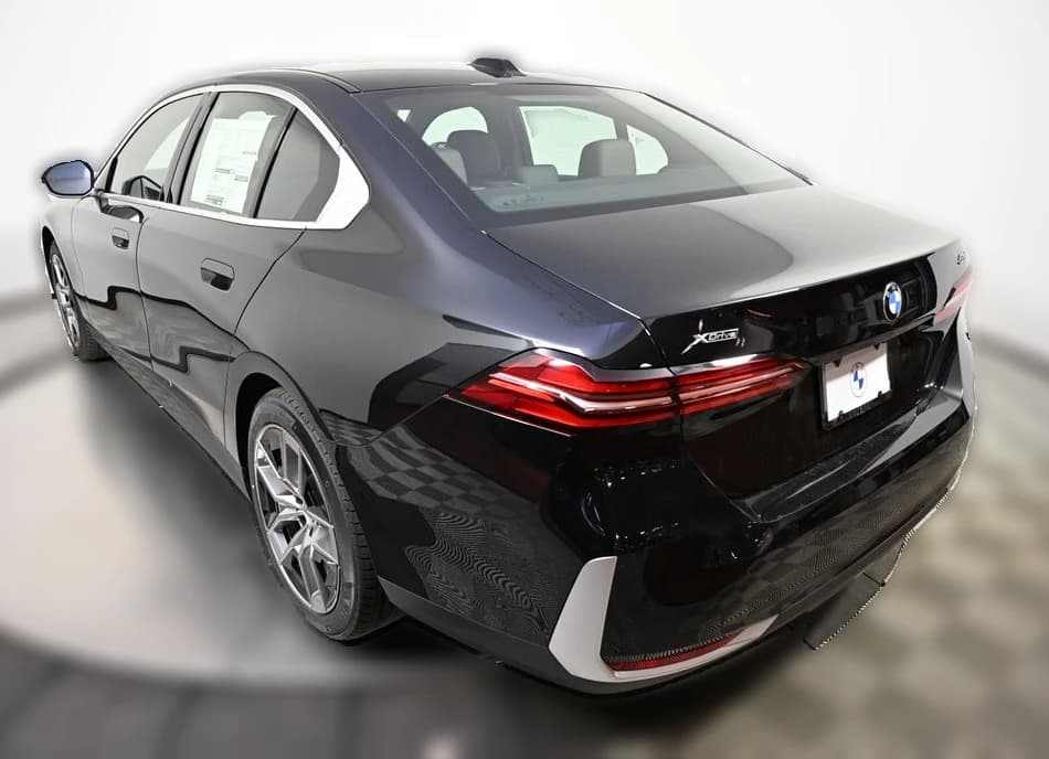 BMW 5 Series 530i xDrive Sedan 2027 — side view