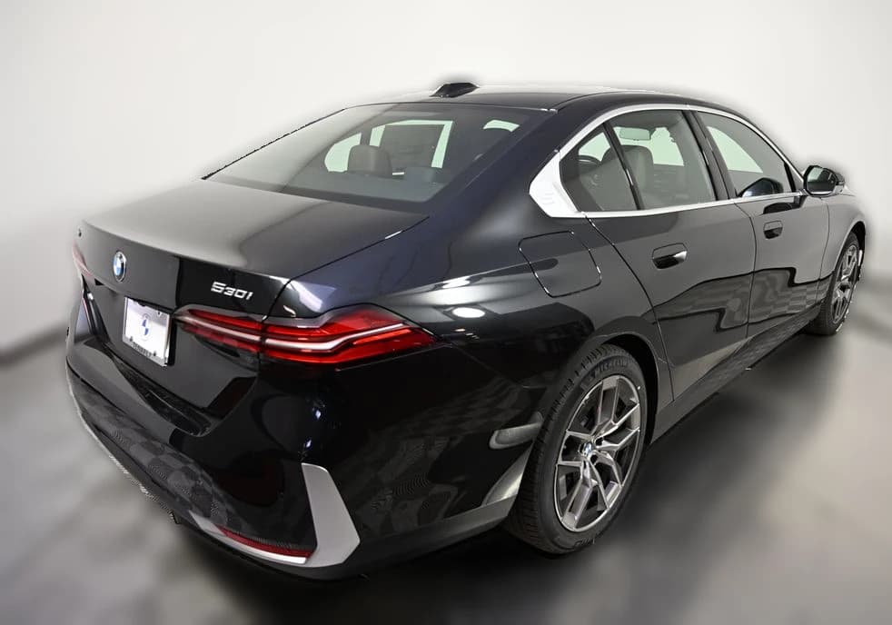 BMW 5 Series 530i xDrive Sedan 2027 — side view