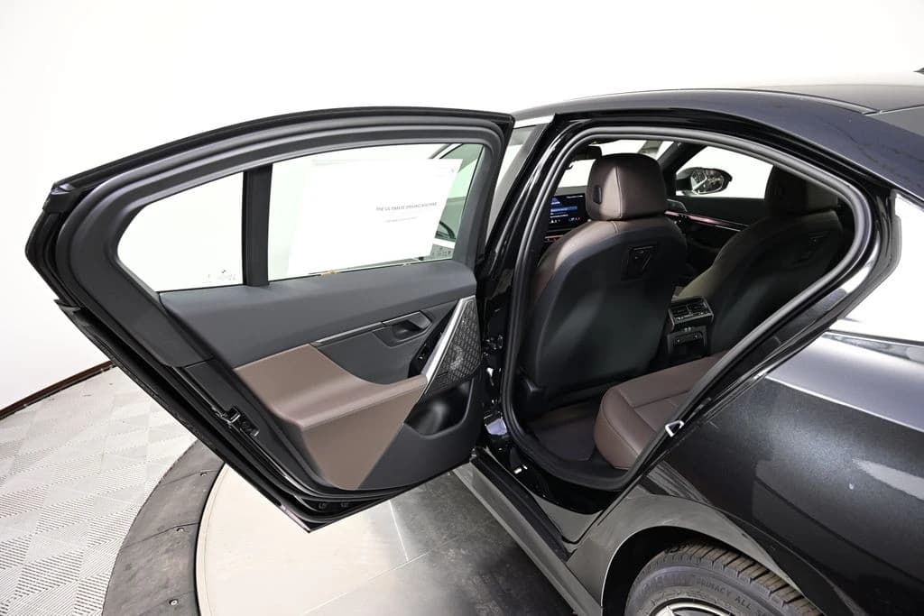 BMW 5 Series 530i xDrive Sedan 2027 — side view