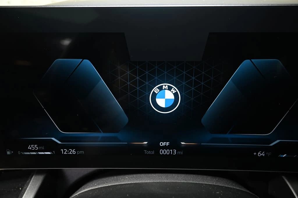 BMW 5 Series 530i xDrive Sedan 2027 — side view