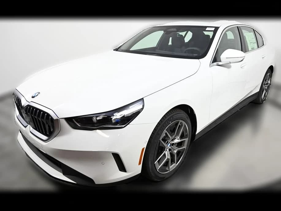 BMW 5 Series 530i xDrive Sedan 2026 — side view