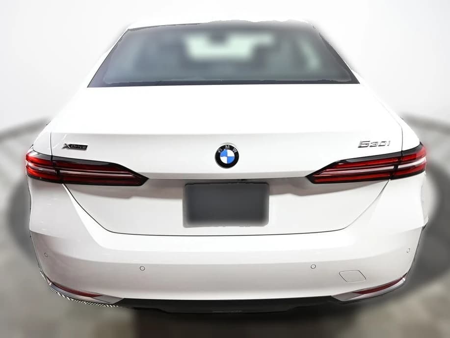 BMW 5 Series 530i xDrive Sedan 2026 — side view