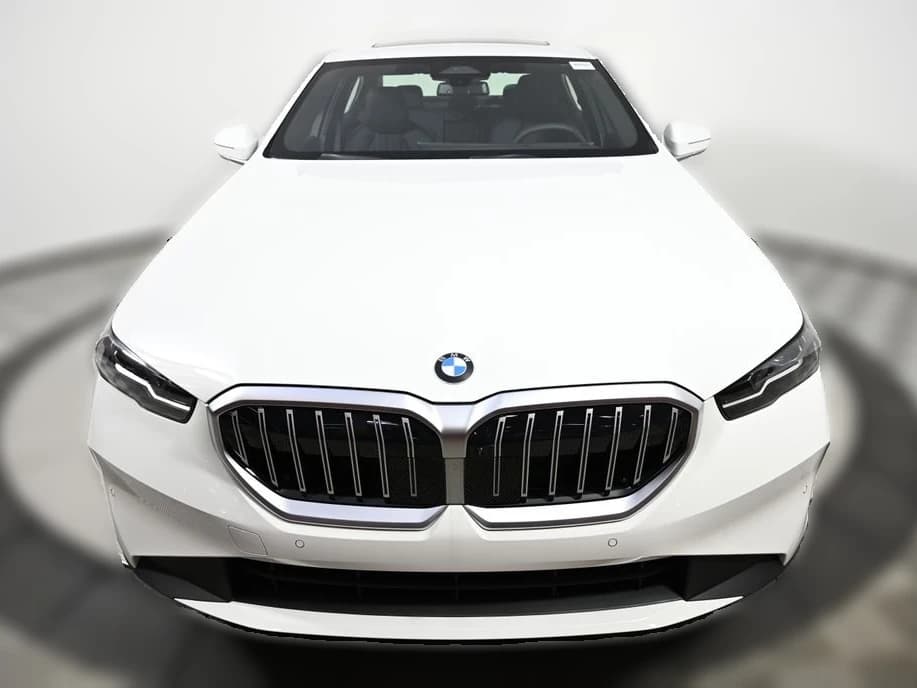 BMW 5 Series 530i xDrive Sedan 2026 — side view