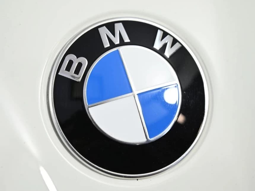 BMW 5 Series 530i xDrive Sedan 2026 — side view