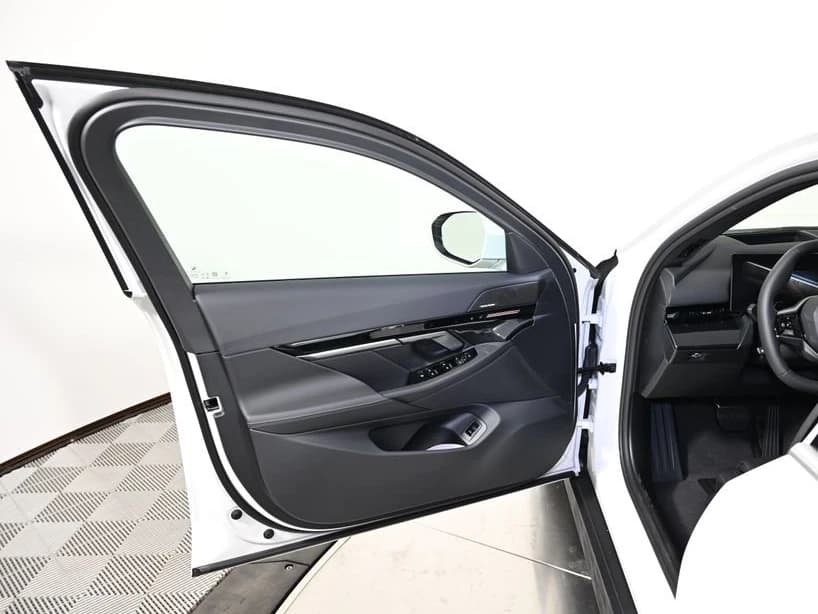 BMW 5 Series 530i xDrive Sedan 2026 — side view