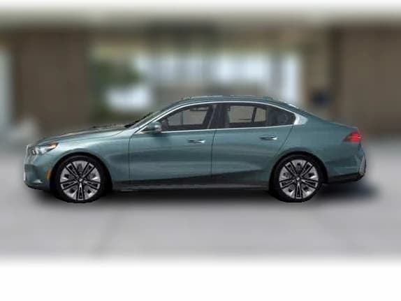 BMW 5 Series 530i xDrive Sedan 2026 — side view