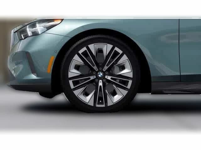 BMW 5 Series 530i xDrive Sedan 2026 — side view