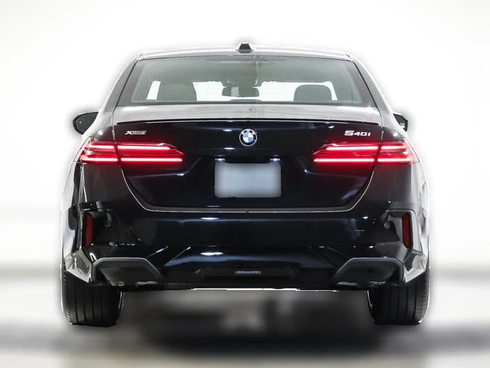 BMW 5 Series 540i xDrive Sedan 2027 — side view