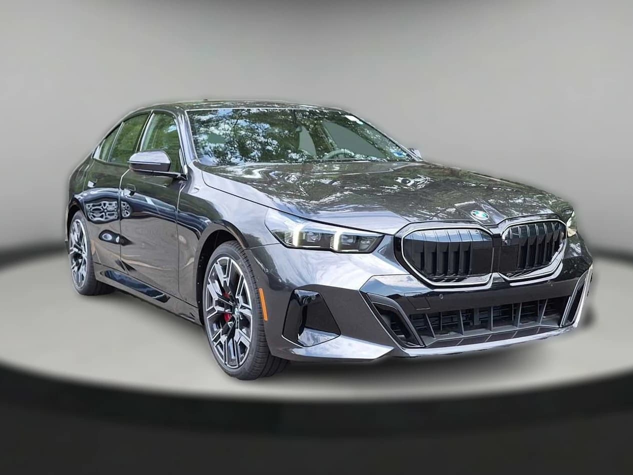 BMW 5 Series 540i xDrive Sedan 2027 — side view