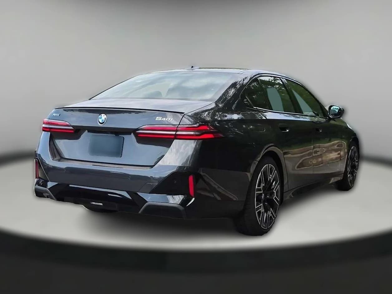 BMW 5 Series 540i xDrive Sedan 2027 — side view