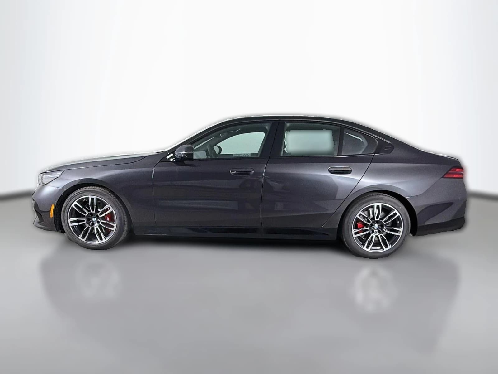 BMW 5 Series 540i xDrive Sedan 2027 — side view